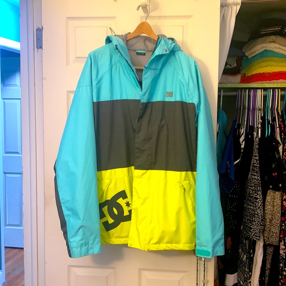 DC Men’s Ski Jacket, Large, w/hood and side vents